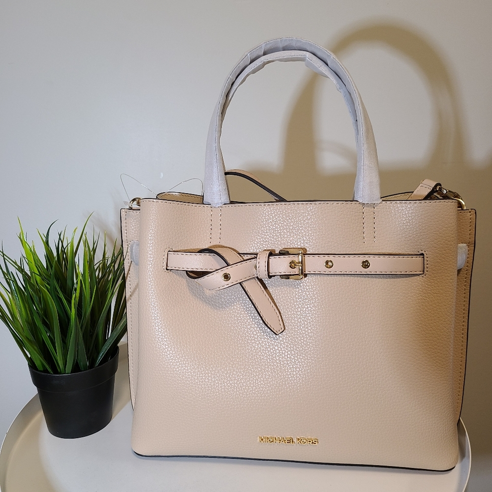 (BNWT) MK Emilia Satchel